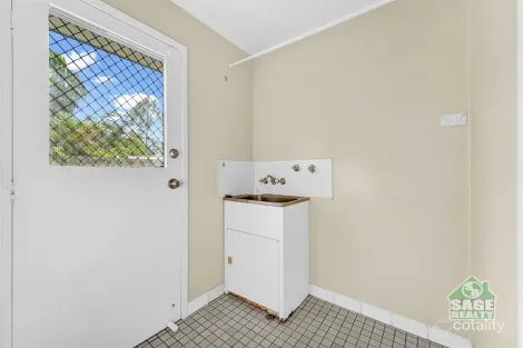 Property photo of 5 Roslyn Court Loganlea QLD 4131
