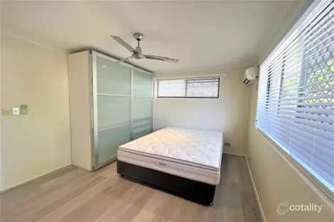 Property photo of 26 Dawn Parade Miami QLD 4220