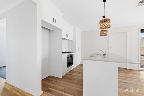 4 Montbretia Ct, Worrolong, SA 5291