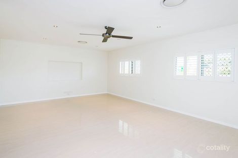 Property photo of 48 Matthew Flinders Drive Paradise Point QLD 4216