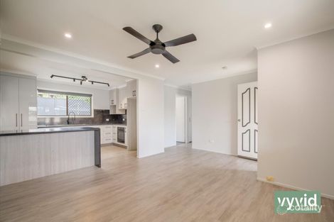 14 Waratah St, Kin Kora, QLD 4680