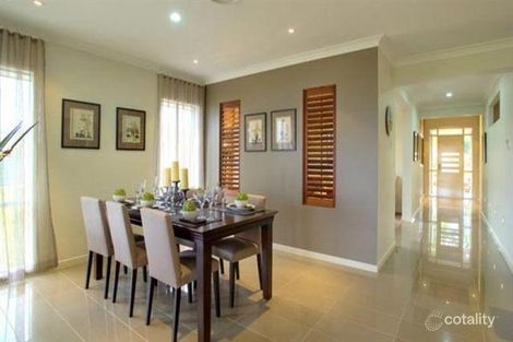 Property photo of 27 Rhodium Crescent Hope Island QLD 4212