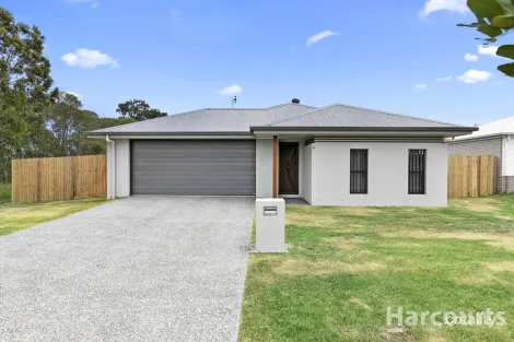 Property photo of 32 Sailaway Circuit Eli Waters QLD 4655