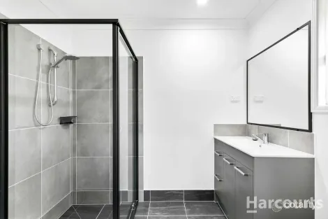 Property photo of 32 Sailaway Circuit Eli Waters QLD 4655