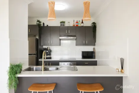 Property photo of 31/11 Fairway Drive Clear Island Waters QLD 4226