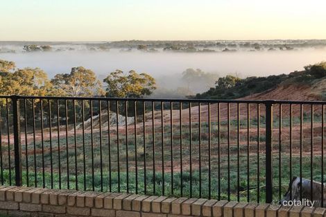 Property photo of 8 Stasinowsky Court Loxton SA 5333