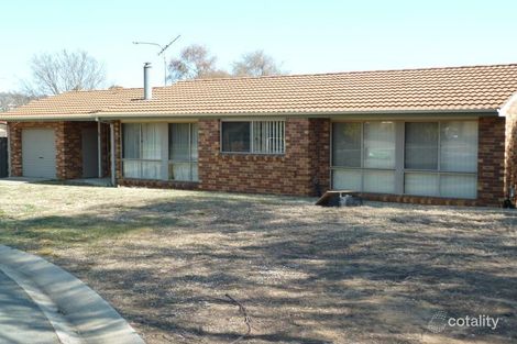 Property photo of 13 Franklin Court Jerrabomberra NSW 2619