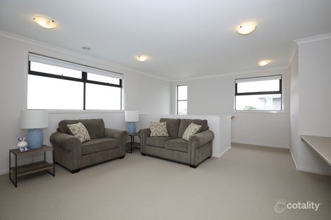 Property photo of 12 Rembrandt Court Pakenham VIC 3810