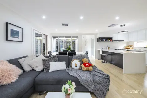 Property photo of 26 Peppermint Grove Knoxfield VIC 3180