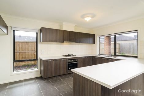 Property photo of 35 Heatherbell Avenue Point Cook VIC 3030