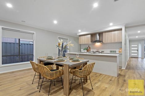 18 Conondale Ave, Truganina, VIC 3029