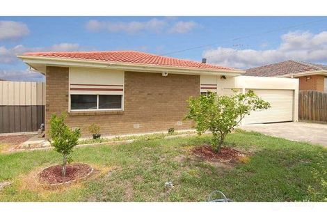 5 Swansea Pde, St Albans, VIC 3021