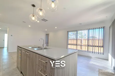 Property photo of 3 Indie Circuit Cranbourne VIC 3977