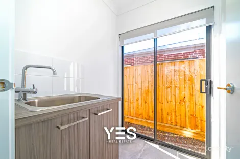 Property photo of 3 Indie Circuit Cranbourne VIC 3977