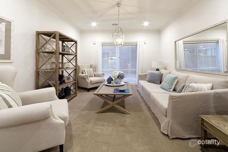 Property photo of 16 Kite Close Pallara QLD 4110