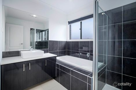 Property photo of 4 Edith Way Pakenham VIC 3810