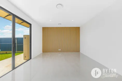 Property photo of 12 Rosoff Avenue Leppington NSW 2179