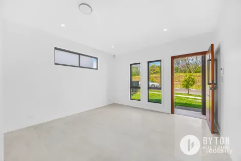 Property photo of 10 Rosoff Avenue Leppington NSW 2179