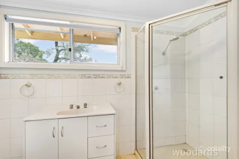 Property photo of 6 Newton Grove Glen Waverley VIC 3150