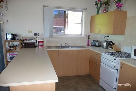 Property photo of 2/14 Muscat Court Wilsonton Heights QLD 4350