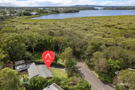 Property photo of 25 River Road Tewantin QLD 4565