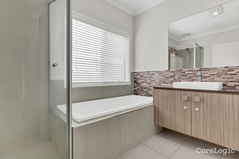 Property photo of 22 Hawkstone Road Manor Lakes VIC 3024