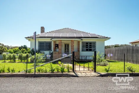 Property photo of 3 Cameron Lane Glen Innes NSW 2370