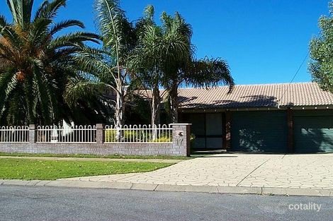 17 Noonan Rd, Cooloongup, WA 6168