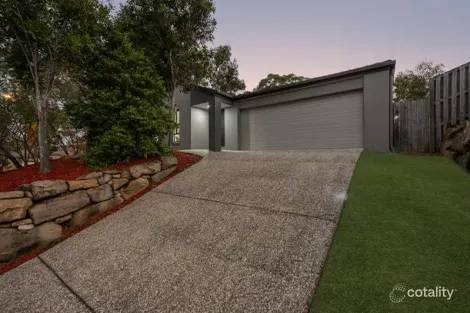 17 Finnigan St, Augustine Heights, QLD 4300
