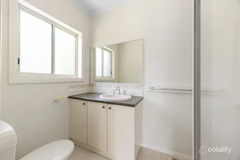 Property photo of 18 Little Chipping Drive Chirnside Park VIC 3116