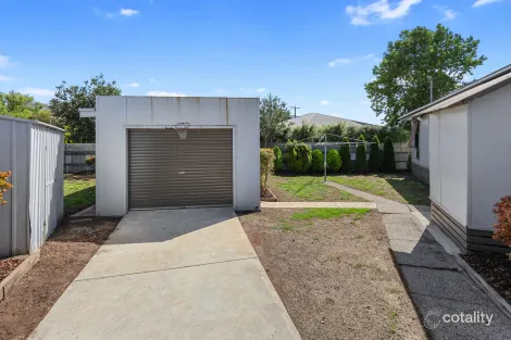 Property photo of 2 McAlpine Court Camperdown VIC 3260