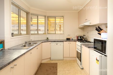 Property photo of 27 Kyle Court West Wodonga VIC 3690