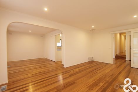 Property photo of 16 Flemington Drive Mill Park VIC 3082