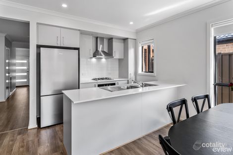 Property photo of 16 Porter Street Werribee VIC 3030