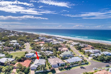 8 Wavecrest Dr, Castaways Beach, QLD 4567
