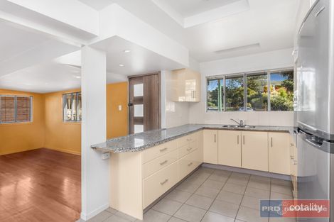 Property photo of 35 Jayben Street Wynnum West QLD 4178