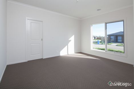 Property photo of 11 Jackwood Drive Clyde North VIC 3978