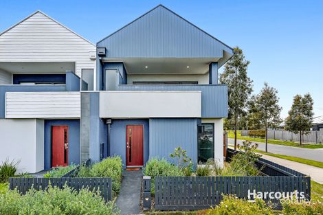 1 Guell Lane, Clyde North, VIC 3978
