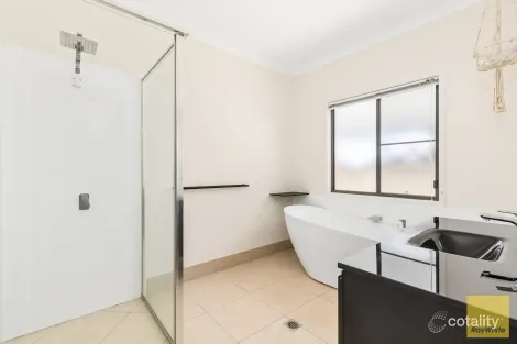 Property photo of 8 Costello Court Emerald QLD 4720