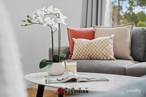 Property photo of 12 Hummingbird Gardens Ballajura WA 6066