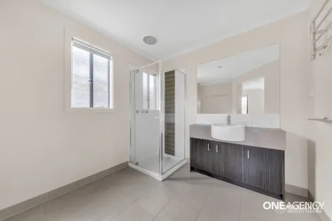 Property photo of 5 Anchor Crescent Point Cook VIC 3030