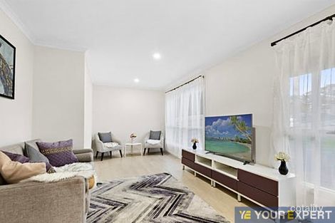 Property photo of 41 Sydney Parkinson Avenue Endeavour Hills VIC 3802