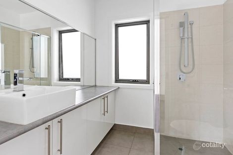 Property photo of 2/56 Summit Road Frankston VIC 3199