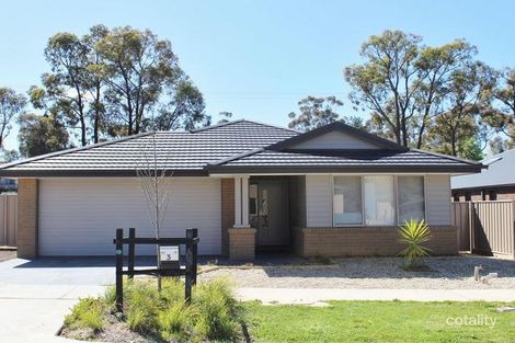 Property photo of 3 Quartz Place Golden Square VIC 3555