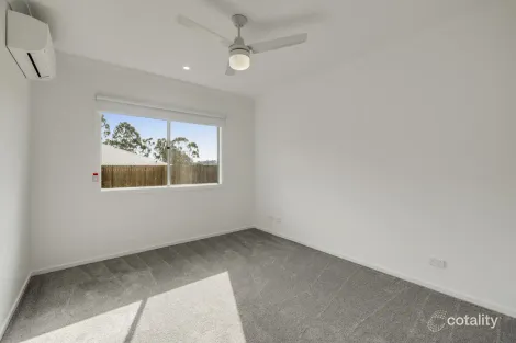 Property photo of 5 Royal Dane Crescent Meringandan West QLD 4352