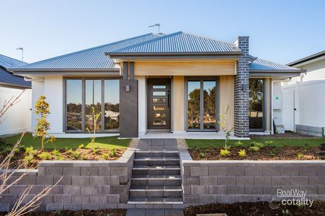 16 Alves Tce, Highfields, QLD 4352