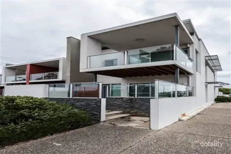 Property photo of 21 Tarni Court New Port SA 5015