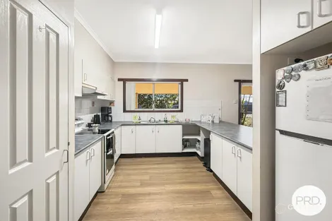 Property photo of 8 Shadwick Drive Millars Well WA 6714