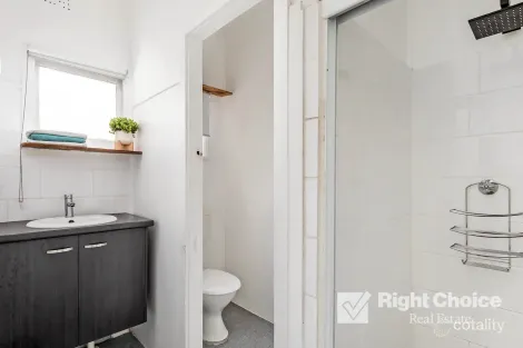 Property photo of 2/72 Peterborough Avenue Lake Illawarra NSW 2528
