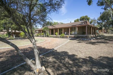 Property photo of 15 Emmaline Drive Maiden Gully VIC 3551